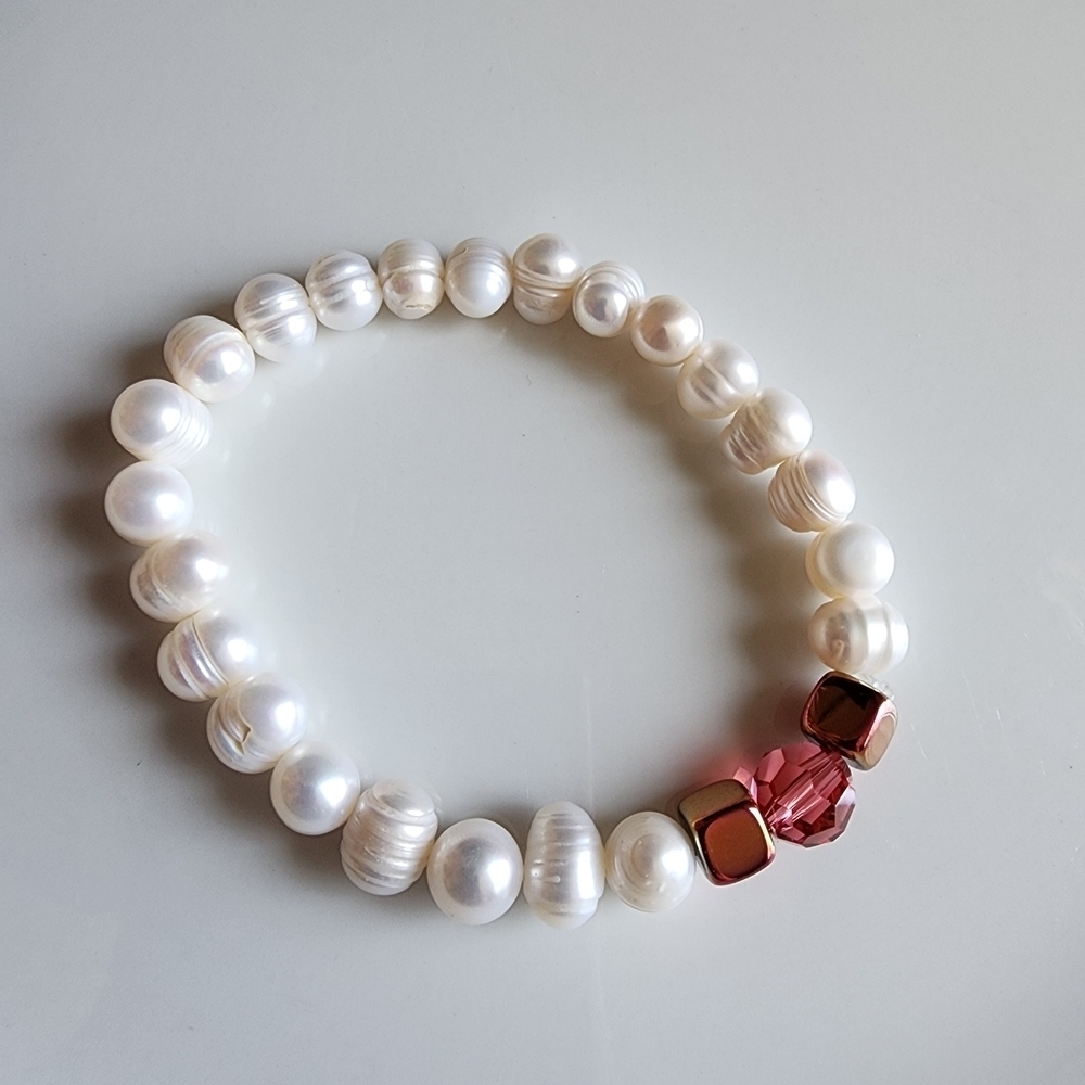 Chic White Pearl and Pink Bead Bracelet